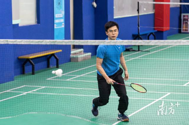 工作之余，蔡展思喜歡在羽毛球場上揮灑汗水。