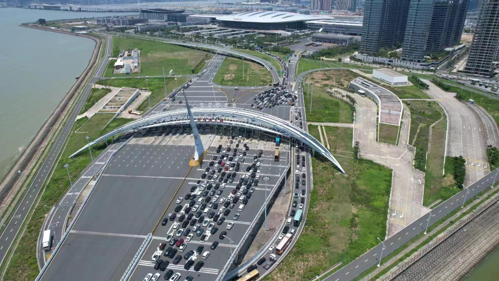 人人人車車車……端午假期，港珠澳大橋多項數據創新高！