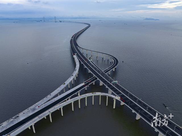 深中通道將通過萬頃沙支線連接廣州南沙。