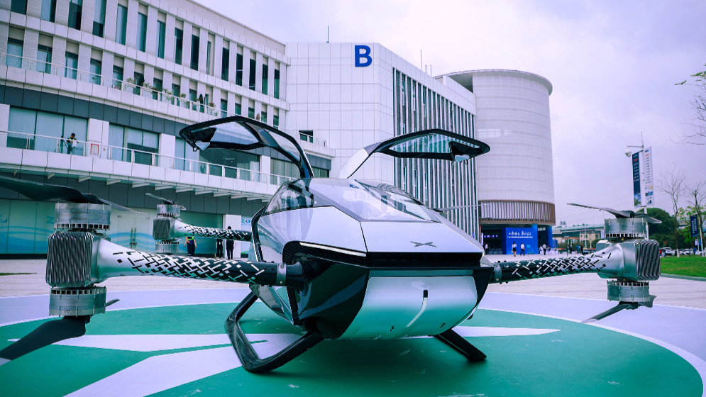 今年4月，全國首個低空經濟應用示范島—廣州大學城低空經濟應用示范島發布活動舉行。這是小鵬匯天飛行汽車旅航者X2在活動中展示。攝影：吳偉洪