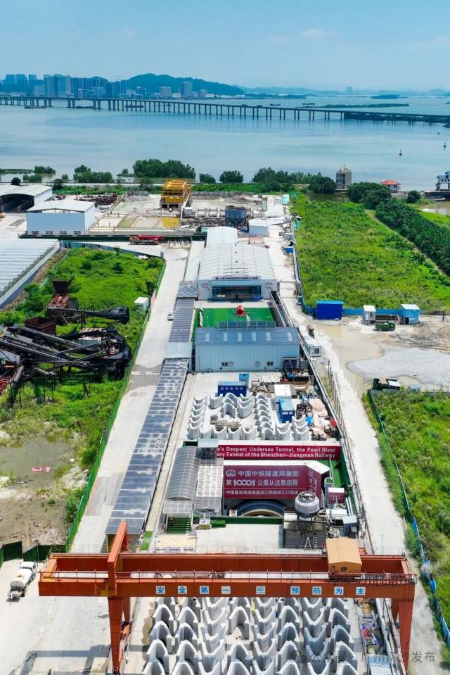 俯瞰深江鐵路萬頃沙工作井 俯瞰深江鐵路萬頃沙工作井