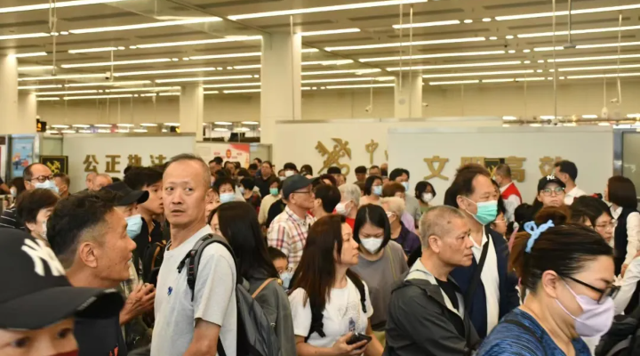 今年第九次破紀錄！深港陸路口岸單日94.3萬人次出入境