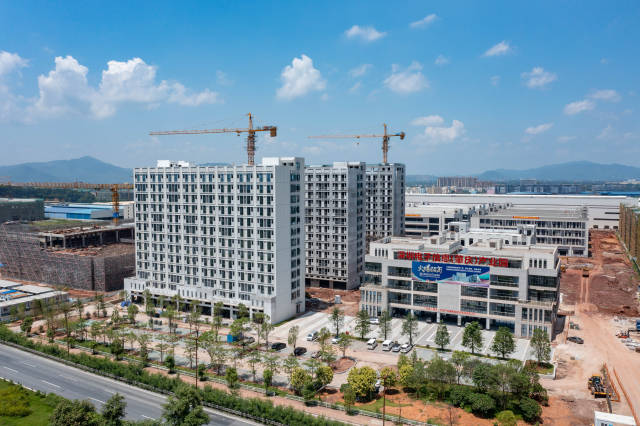 肇慶將在廣東省（肇慶）大型產(chǎn)業(yè)集聚區(qū)市管片區(qū)建設(shè)超1000畝的低空經(jīng)濟(jì)科技產(chǎn)業(yè)園。圖為市管起步區(qū)蓮富產(chǎn)業(yè)園。廖文奕 攝