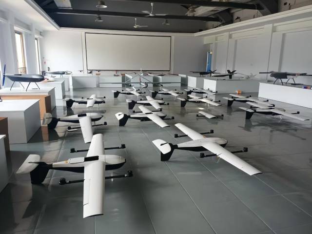 肇慶本土企業(yè)凌飛航空專注于無(wú)人飛行器研發(fā)，是一家科技型成長(zhǎng)企業(yè)。凌飛航空供圖