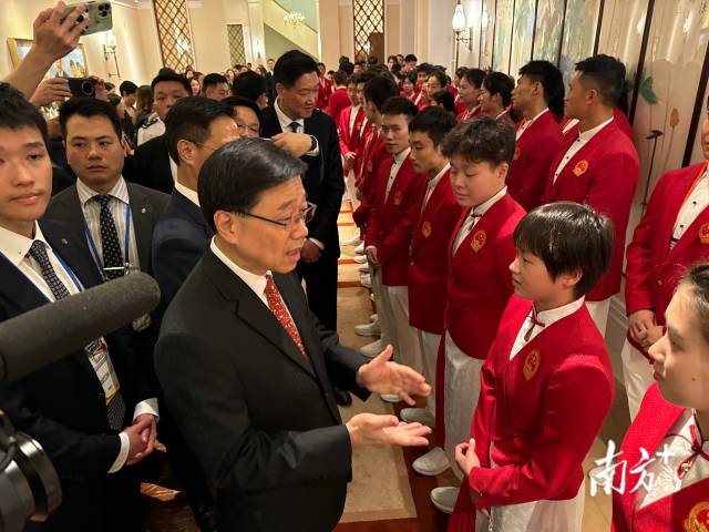 李家超歡迎內(nèi)地奧運健兒訪港 李家超歡迎內(nèi)地奧運健兒訪港