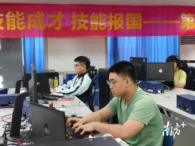廣州市工貿技師學院世賽網絡系統管理項目中國集訓基地，內地和澳門選手共同訓練。