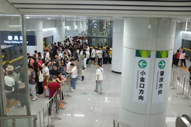 廣肇、廣惠城際“四線”貫通后客流明顯攀升。謝展程 攝