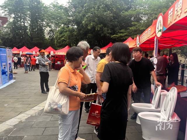 禪城舉辦“以舊換新”進社區主題活動，深受群眾歡迎。
