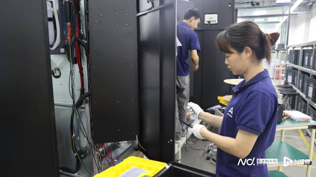 來到東莞濱海灣新區(qū)，深圳安騰創(chuàng)新科技有限公司迅速投入生產(chǎn)。