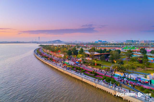 位于濱海灣新區(qū)的東莞黃金海岸，是市民熱衷打卡的一條親海生態(tài)岸線。