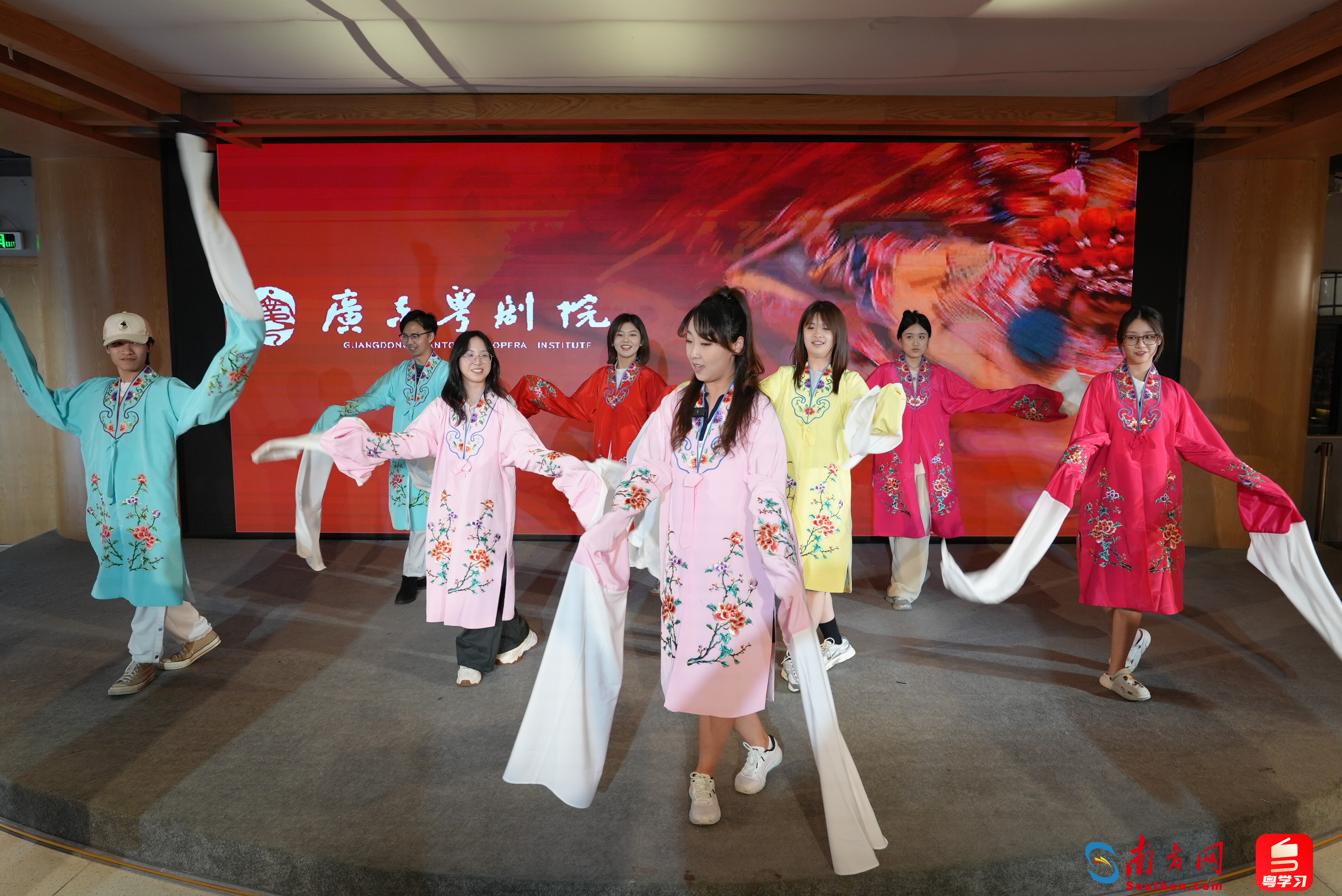 從廣州出發(fā),灣區(qū)青年感受嶺南文化魅力 從廣州出發(fā),灣區(qū)青年感受嶺南文化魅力