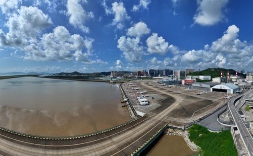 填海擴(kuò)建工程項(xiàng)目施工區(qū)域。澳門國(guó)際機(jī)場(chǎng)專營(yíng)股份有限公司供圖