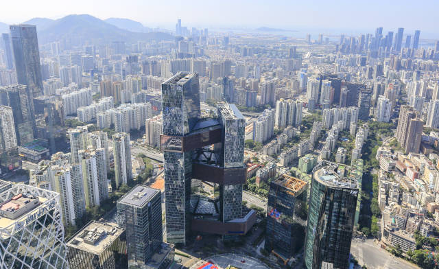 2024年前7個月，深圳平均每小時有28件專利獲得授權，有9件發明專利獲得授權。圖為騰訊濱海大廈。 南方+ 魯力 拍攝