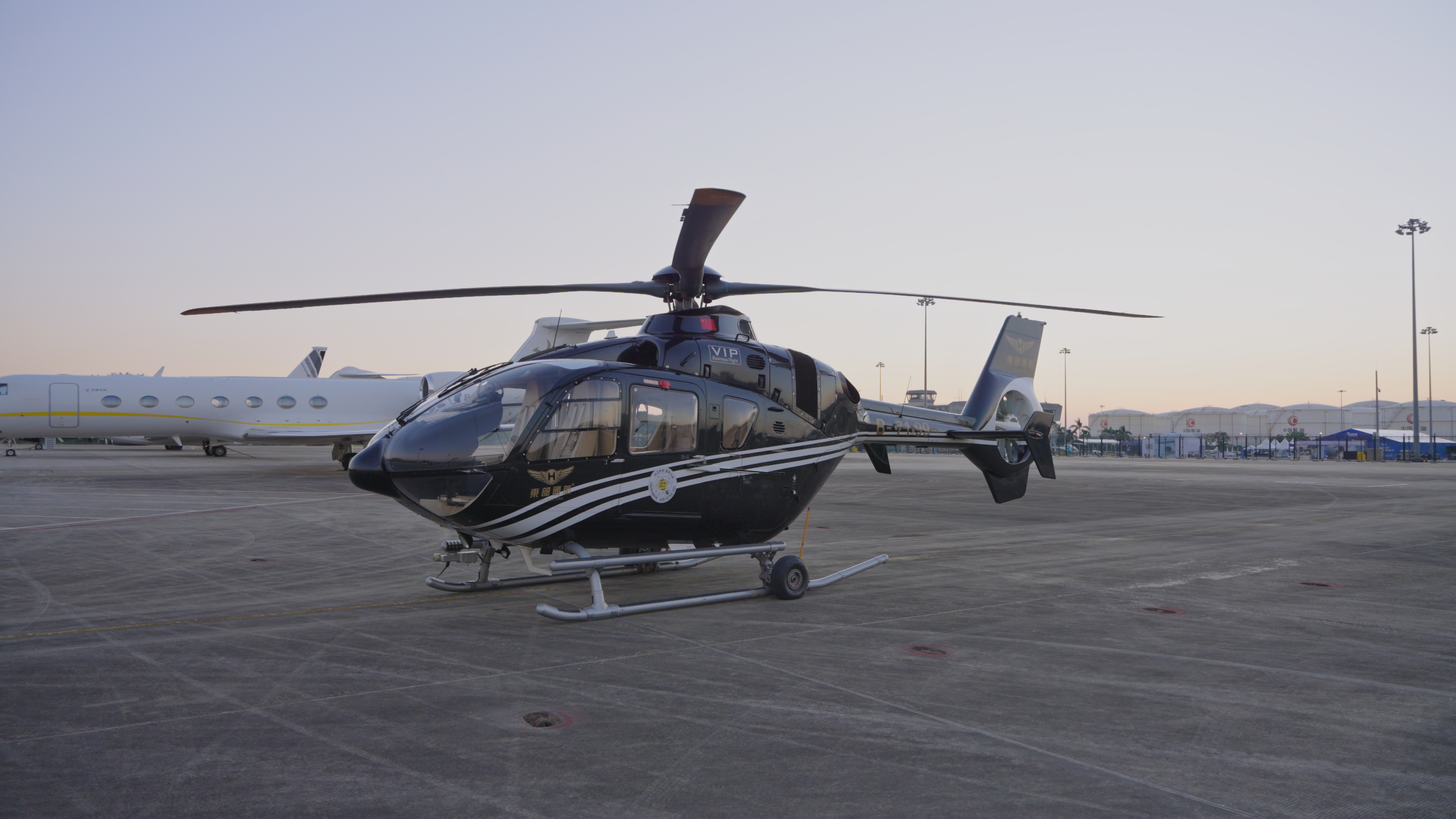 空客EC135降落白云機場。受訪者供圖
