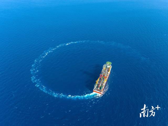 航行中的“夢想”號。 中船黃埔文沖有限公司供圖