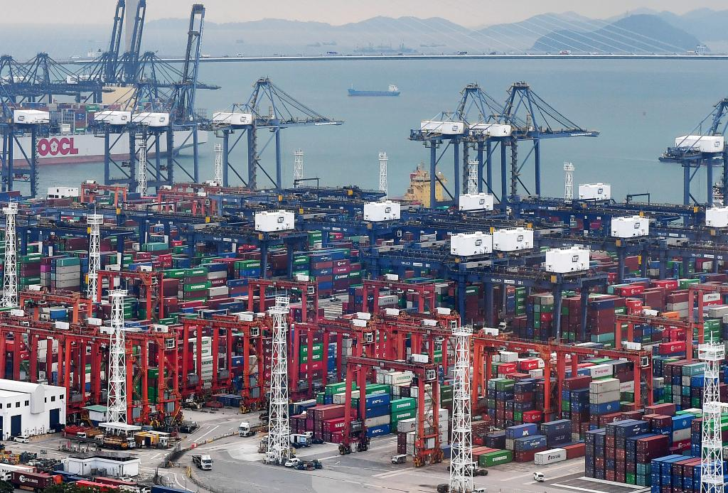 這是2023年10月12日拍攝的香港葵涌貨柜碼頭。新華社記者 陳鐸 攝
