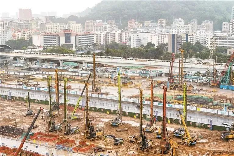 ▲深圳機場東樞紐建設現場。寶安日報記者 劉安邦 李雅靜 攝 ▲深圳機場東樞紐建設現場。寶安日報記者 劉安邦 李雅靜 攝