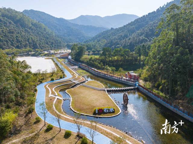 廣東省首單生態清潔小流域水土保持生態產品價值轉化交易在佛山高明正式簽約。 廣東省首單生態清潔小流域水土保持生態產品價值轉化交易在佛山高明正式簽約。