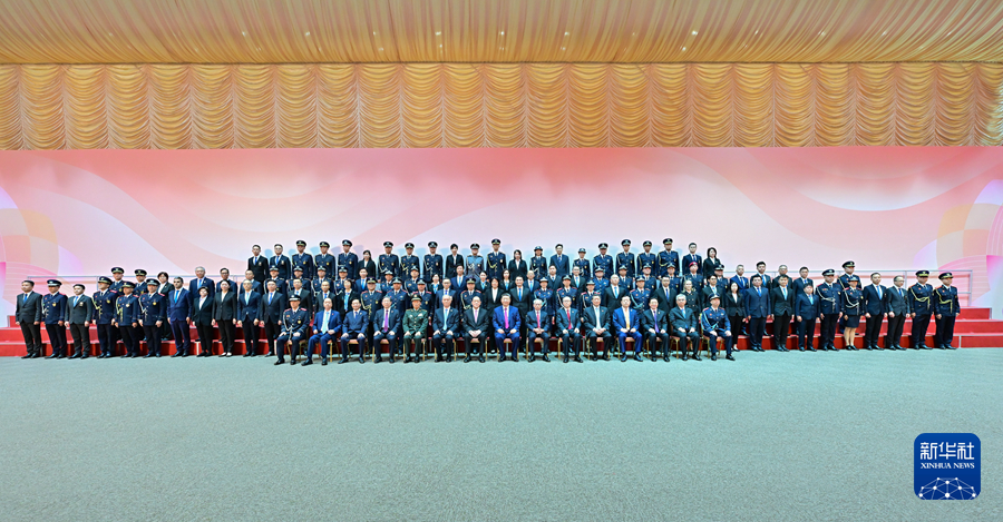 12月19日下午，國家主席習近平在澳門會見澳門特別行政區紀律部隊代表。