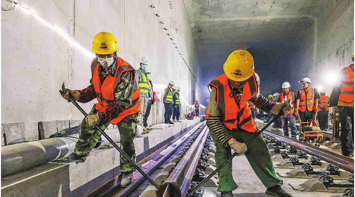 廣佛東環城際鐵路全線鋪軌完成