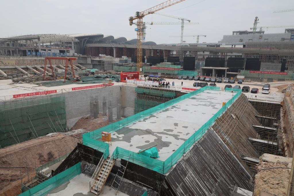 1月23日，白云機場三期擴建工程的綜合交通中心的車站完成封頂。新華社記者田建川 攝