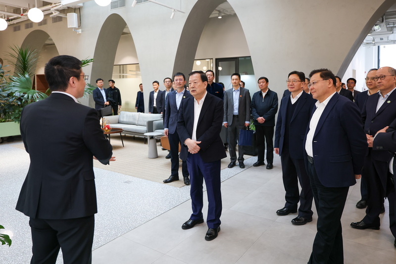 夏寶龍走訪深圳晶泰科技有限公司