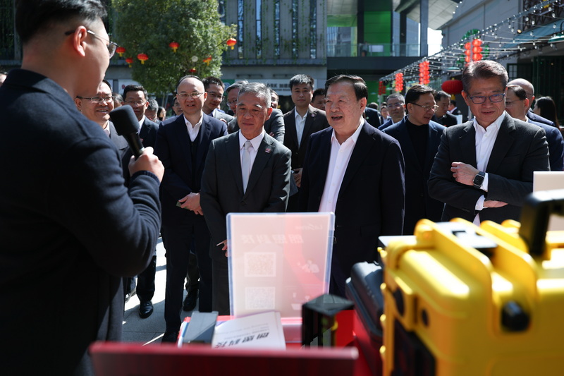 夏寶龍考察前海深港青年夢工場