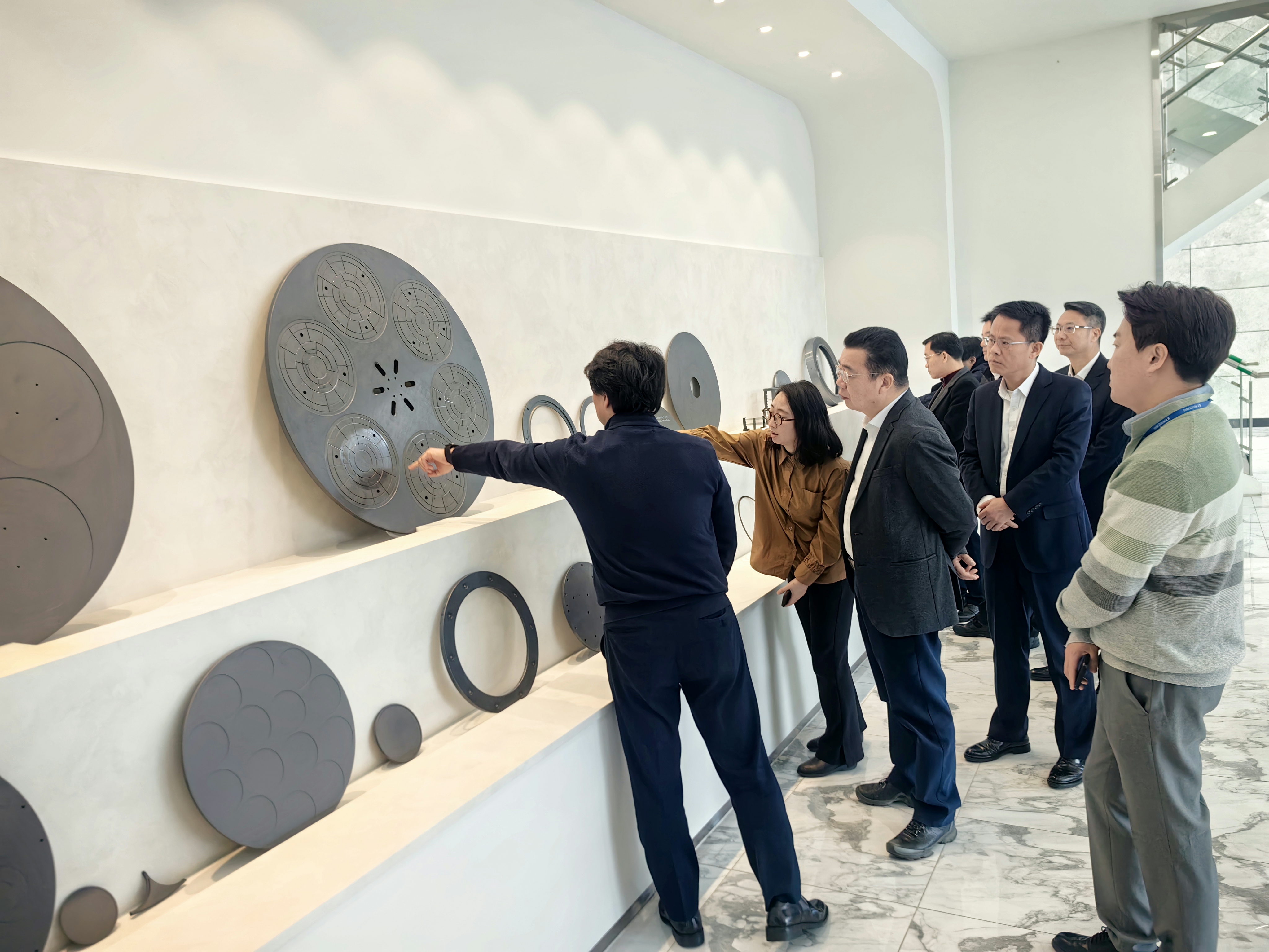 佛山市領(lǐng)導(dǎo)率隊(duì)赴韓國(guó)進(jìn)行交流推介。/佛山市發(fā)展和改革局供圖