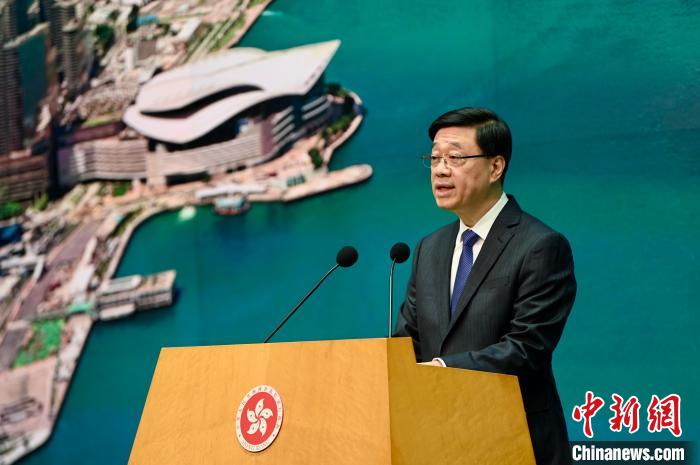 5月27日,香港特區行政長官李家超出席行政會議前會見媒體。中新社記者李志華攝 5月27日,香港特區行政長官李家超出席行政會議前會見媒體。中新社記者李志華攝