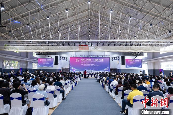 2025粵港澳大灣區(qū)AI科創(chuàng)人才協(xié)同培養(yǎng)交流活動在廣州舉辦。主辦方 供圖 2025粵港澳大灣區(qū)AI科創(chuàng)人才協(xié)同培養(yǎng)交流活動在廣州舉辦。主辦方 供圖