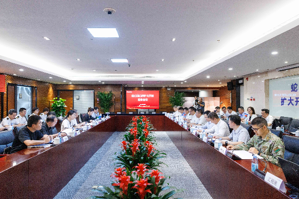 驗收組現場簽署驗收會議紀要