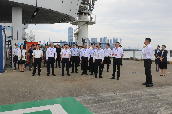 廣東省口岸辦、深圳市政府、市口岸辦及中央駐粵、駐深單位共同參與驗收活動。