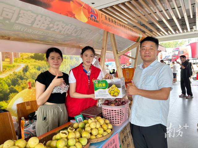 粵贛高速邀請農戶攤主免費入駐和平服務區。 粵贛高速邀請農戶攤主免費入駐和平服務區。