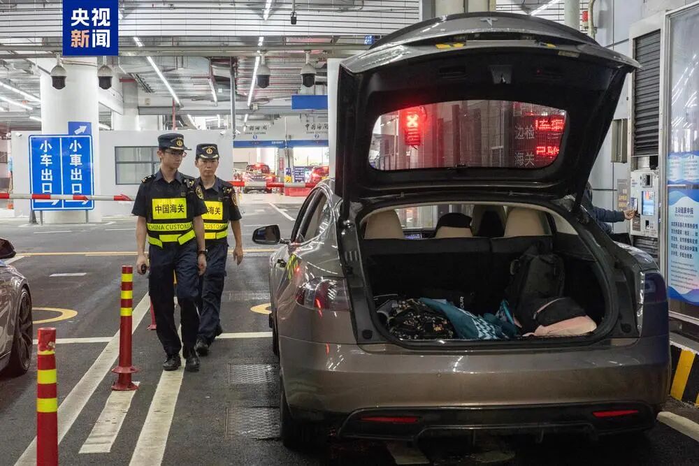 經港珠澳大橋珠海公路口岸進出境的車輛。