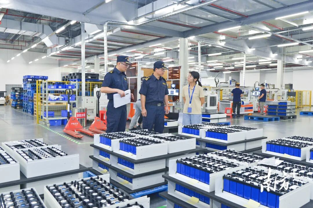 出口產品向新向優，進口需求持續旺盛。