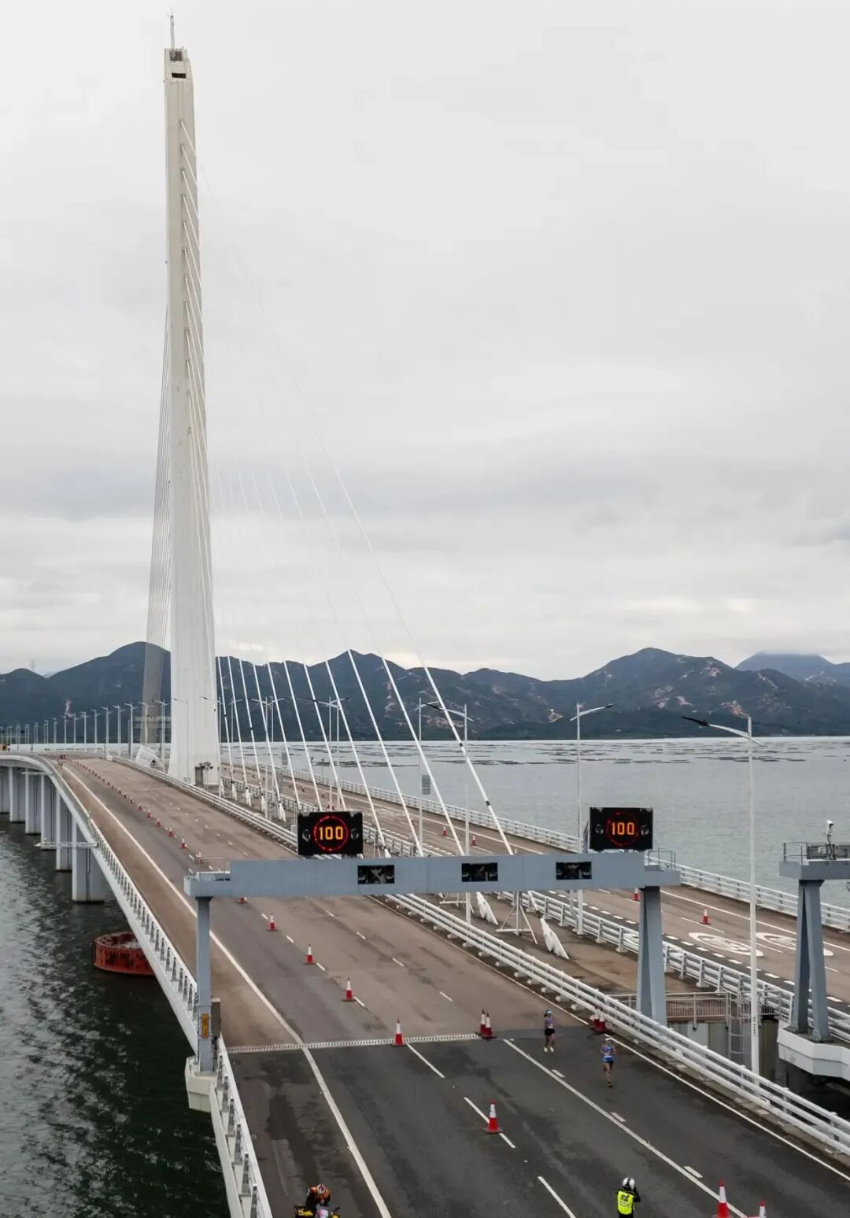 △今年2月,2025深港馬拉松賽暨第十五屆全國運動會田徑(馬拉松)測試賽。 △今年2月,2025深港馬拉松賽暨第十五屆全國運動會田徑(馬拉松)測試賽。