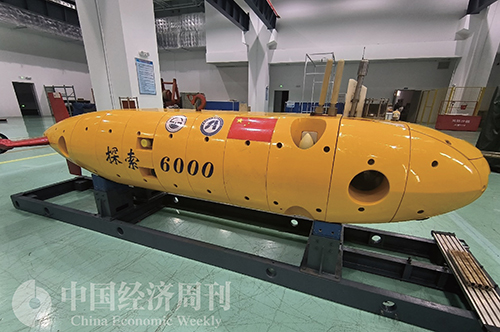 “探索6000”自主水下機(jī)器人 本刊記者 孫庭陽(yáng)I攝 “探索6000”自主水下機(jī)器人 本刊記者 孫庭陽(yáng)I攝