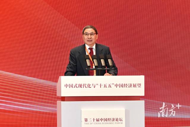 廣州粵港澳大灣區(qū)研究院理事長(zhǎng)、 香港中文大學(xué)（深圳）公共政策學(xué)院院長(zhǎng)鄭永年