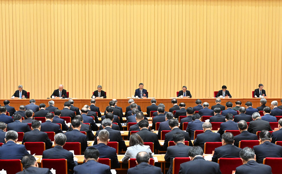 12月10日至11日,中央經濟工作會議在北京舉行。中共中央總書記、國家主席、中央軍委主席習近平出席會議并發表重要講話。李強、趙樂際、王滬寧、蔡奇、丁薛祥、李希出席會議。新華社記者 謝環馳 攝 12月10日至11日,中央經濟工作會議在北京舉行。中共中央總書記、國家主席、中央軍委主席習近平出席會議并發表重要講話。李強、趙樂際、王滬寧、蔡奇、丁薛祥、李希出席會議。新華社記者 謝環馳 攝