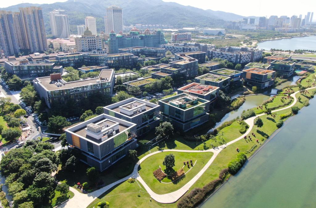  這是橫琴澳門青年創(chuàng)業(yè)谷（2024年11月26日攝，無人機照片）。新華社記者 鄧華 攝