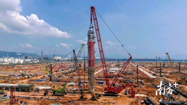 中海殼牌惠州三期乙烯項目建設現場。 南方+ 梁維春 拍攝