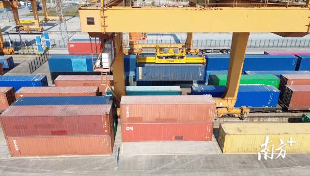 粵港澳大灣區2026年首趟中歐班列啟程 粵港澳大灣區2026年首趟中歐班列啟程