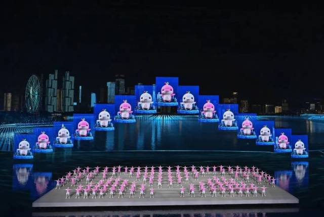 2025年11月21日，第十五屆全國運(yùn)動(dòng)會(huì)閉幕式在深圳前海歡樂劇場(chǎng)舉行。 新華社/圖