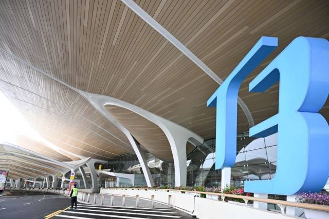2025年10月30日拍攝的廣州白云機(jī)場(chǎng)T3航站樓外景（鄧華 攝）