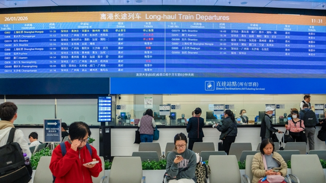 香港西九龍站,旅客在候車。王星攝 香港西九龍站,旅客在候車。王星攝