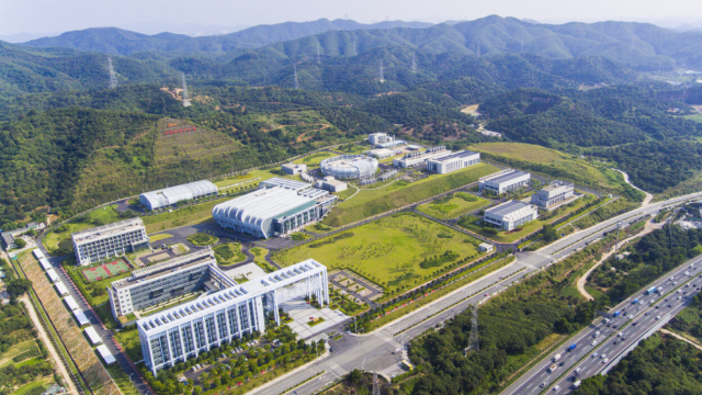 位于東莞的中國散裂中子源。圖源:南方日報 位于東莞的中國散裂中子源。圖源:南方日報